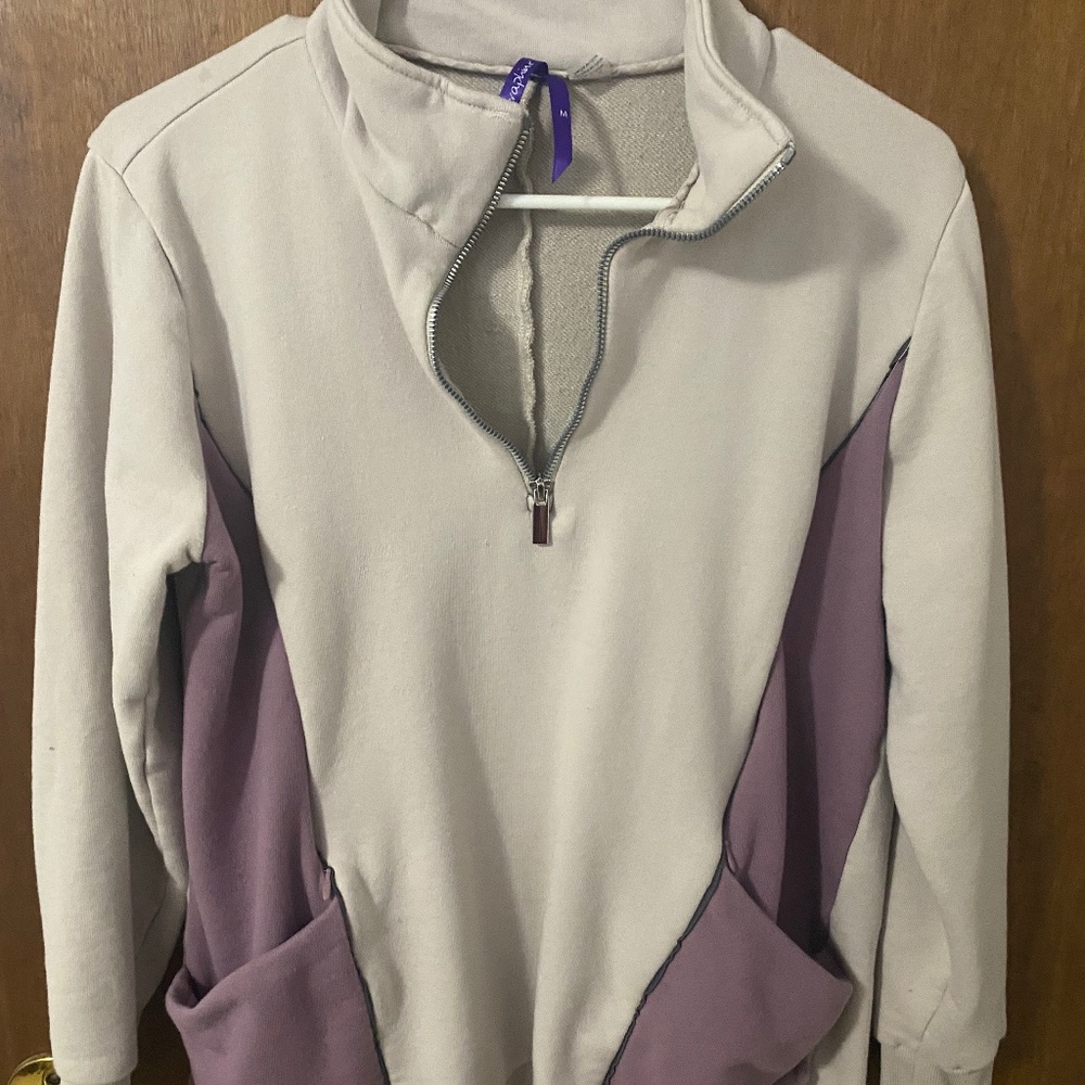 Gorgeous like new Seraphine Maternity and Nursing 1/4 Zip Sweatshirt M